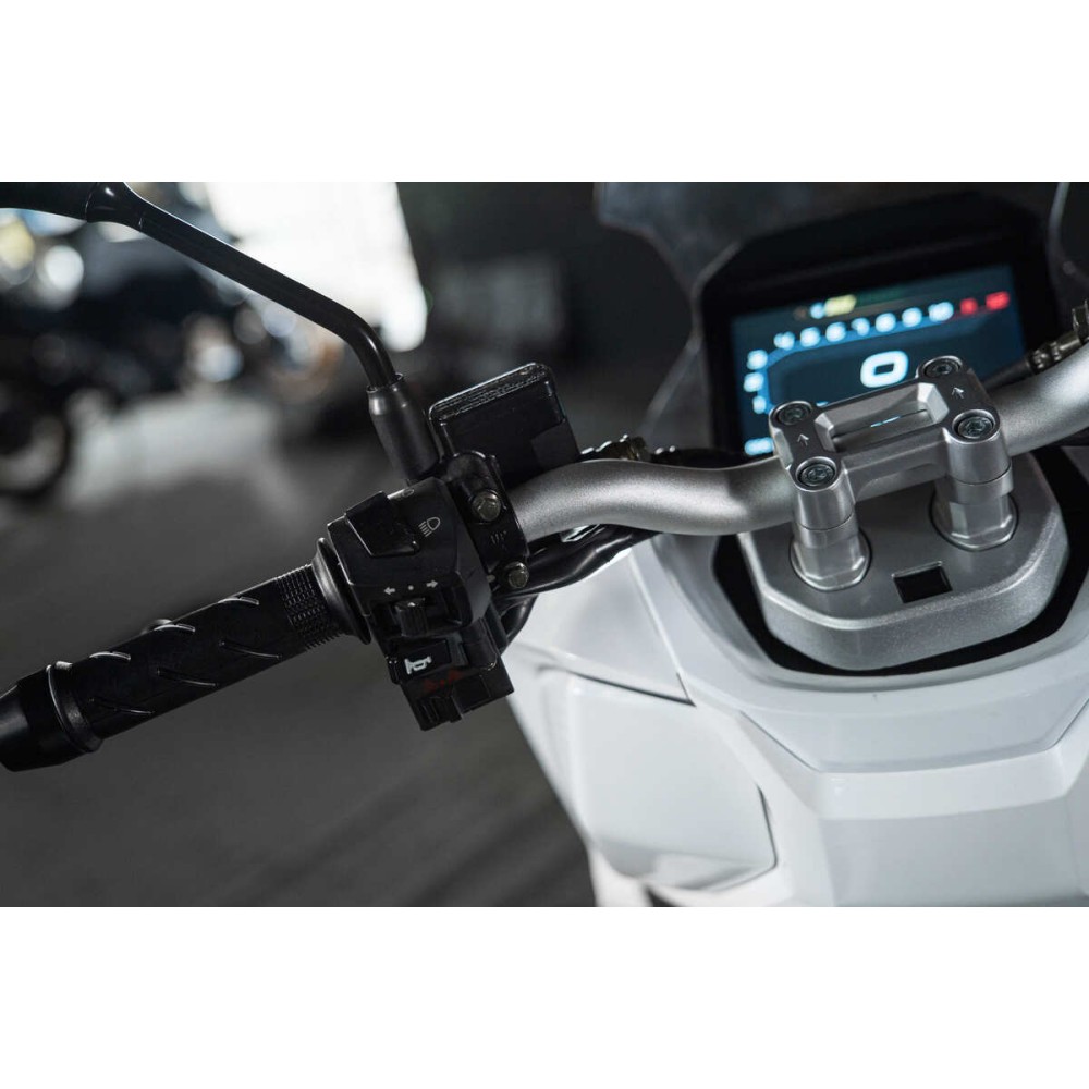 Мотоцикл SHARMAX MaxiScooter D Editions 200 (2024)